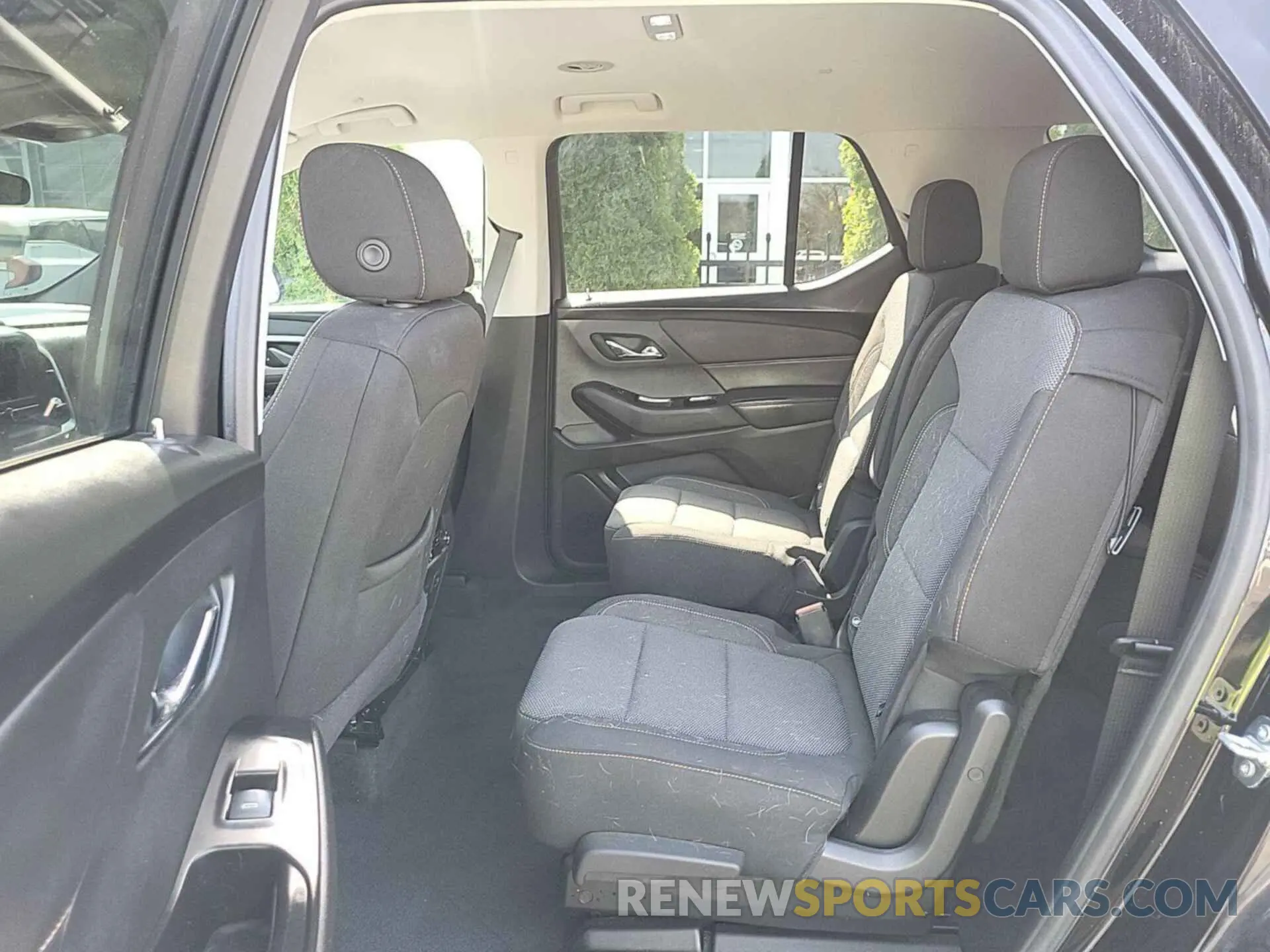 16 Photograph of a damaged car 1GNERMKW6LJ295583 CHEVROLET TRAVERSE 2020