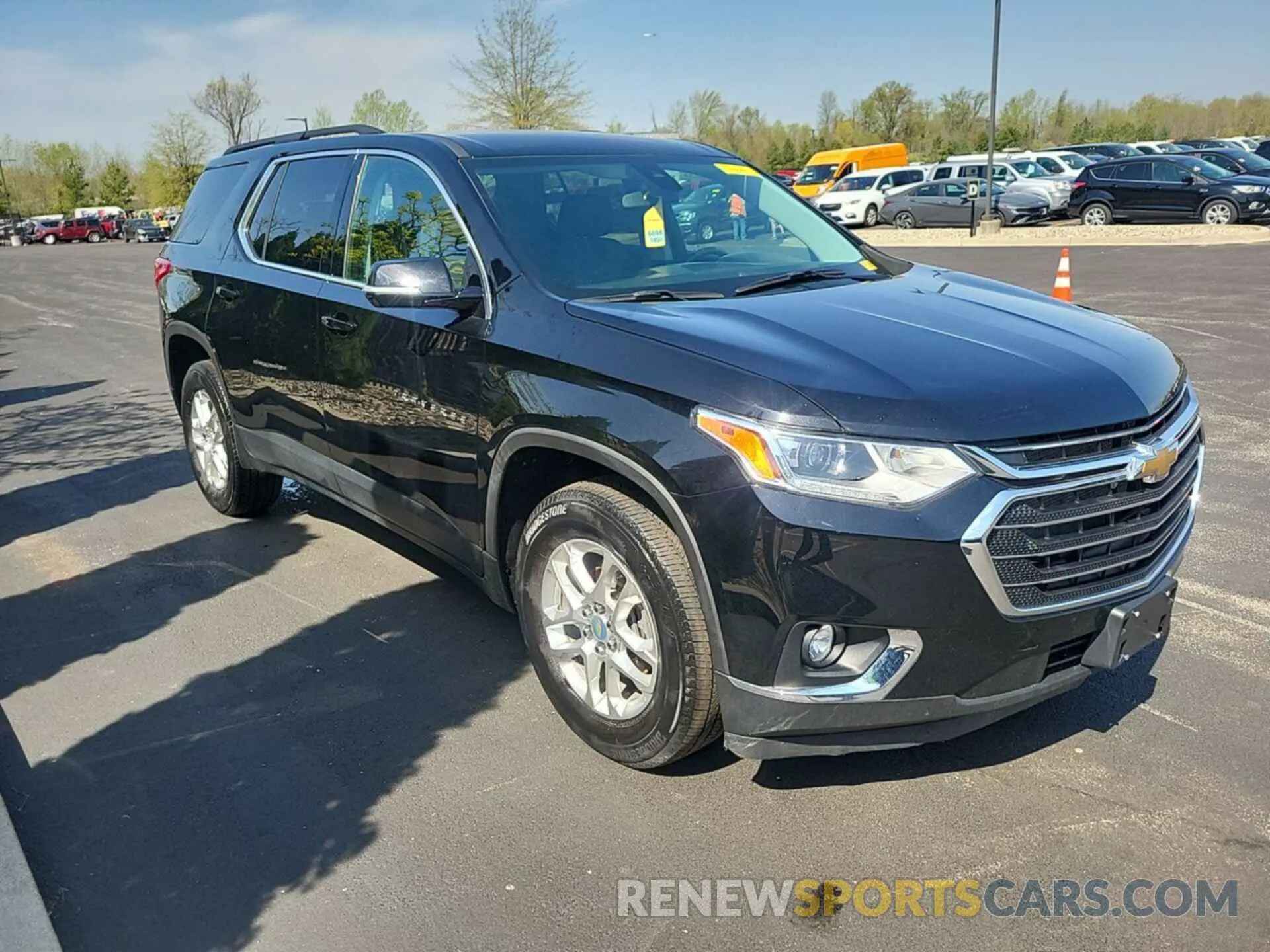 3 Photograph of a damaged car 1GNERMKW6LJ295583 CHEVROLET TRAVERSE 2020