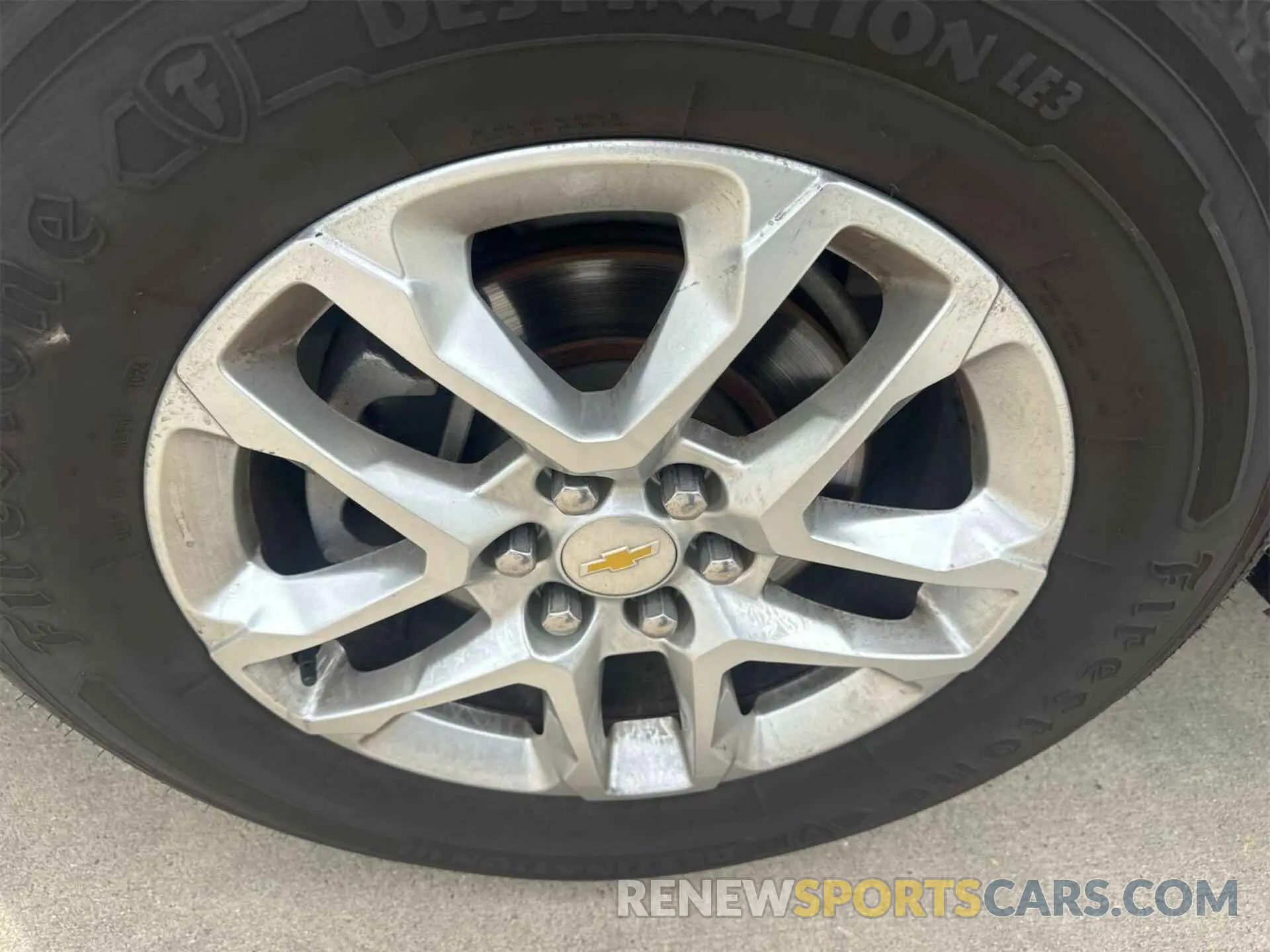 1 Photograph of a damaged car 1GNERMKW8LJ239256 CHEVROLET TRAVERSE 2020