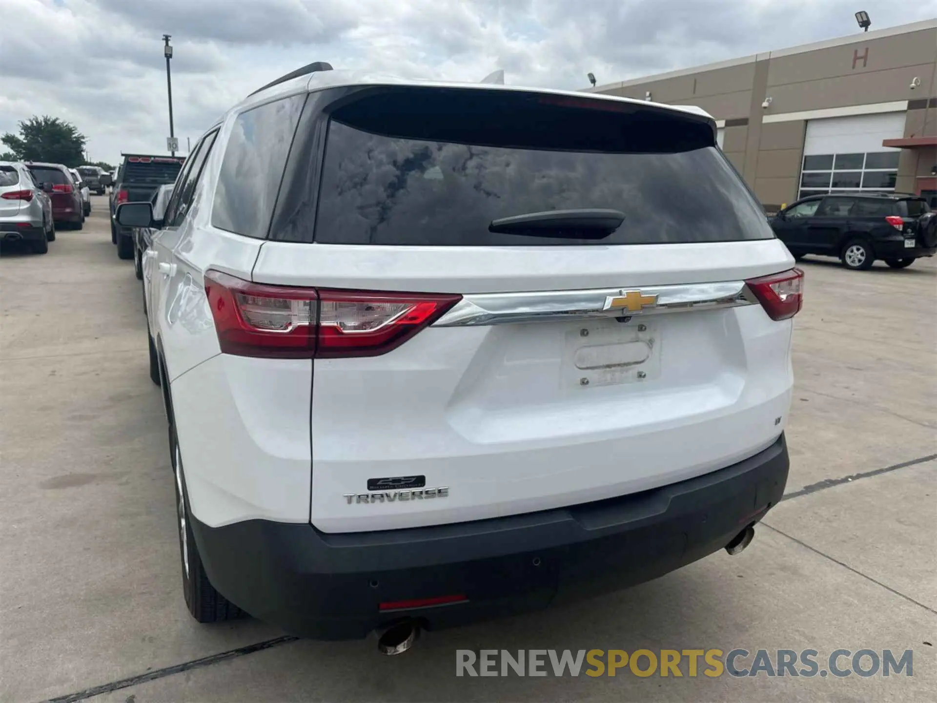 14 Photograph of a damaged car 1GNERMKW8LJ239256 CHEVROLET TRAVERSE 2020