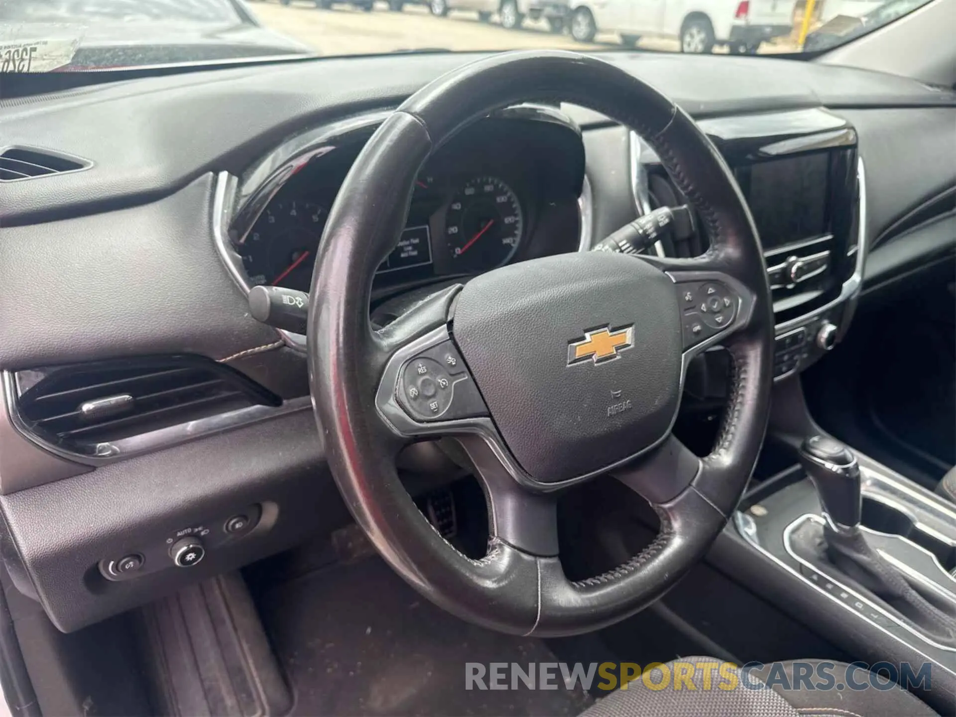 7 Photograph of a damaged car 1GNERMKW8LJ239256 CHEVROLET TRAVERSE 2020