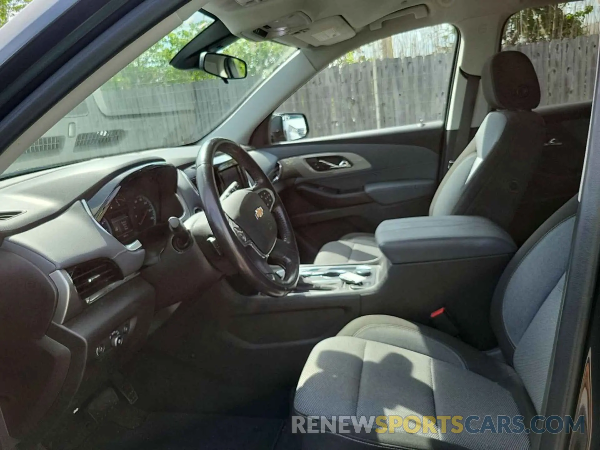 34 Photograph of a damaged car 1GNERMKW8LJ297402 CHEVROLET TRAVERSE 2020