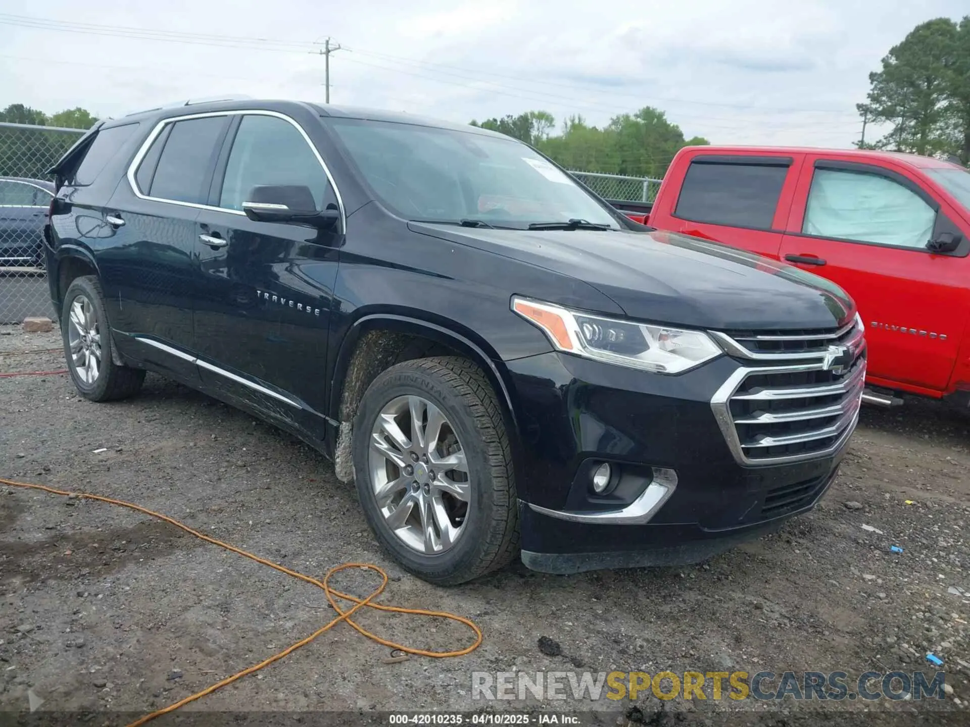 1 Photograph of a damaged car 1GNERNKW3LJ186049 CHEVROLET TRAVERSE 2020