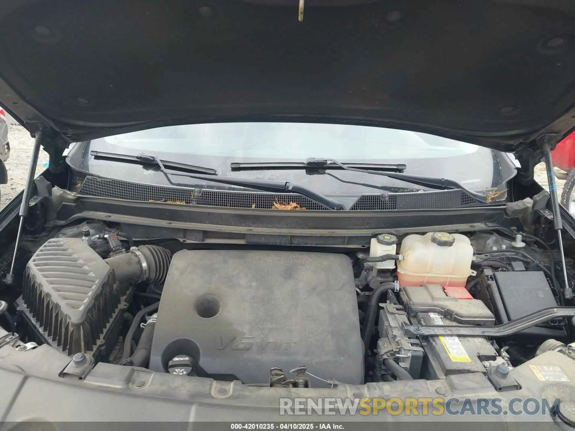 10 Photograph of a damaged car 1GNERNKW3LJ186049 CHEVROLET TRAVERSE 2020