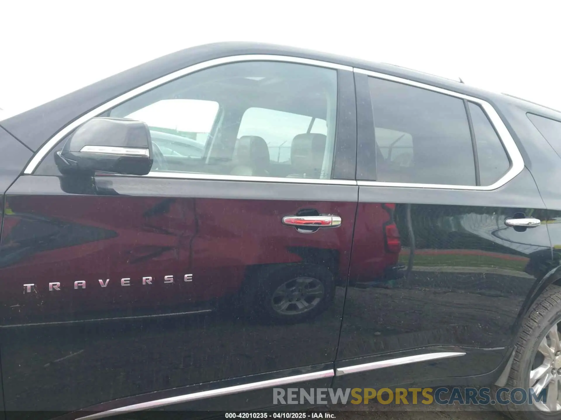 14 Photograph of a damaged car 1GNERNKW3LJ186049 CHEVROLET TRAVERSE 2020