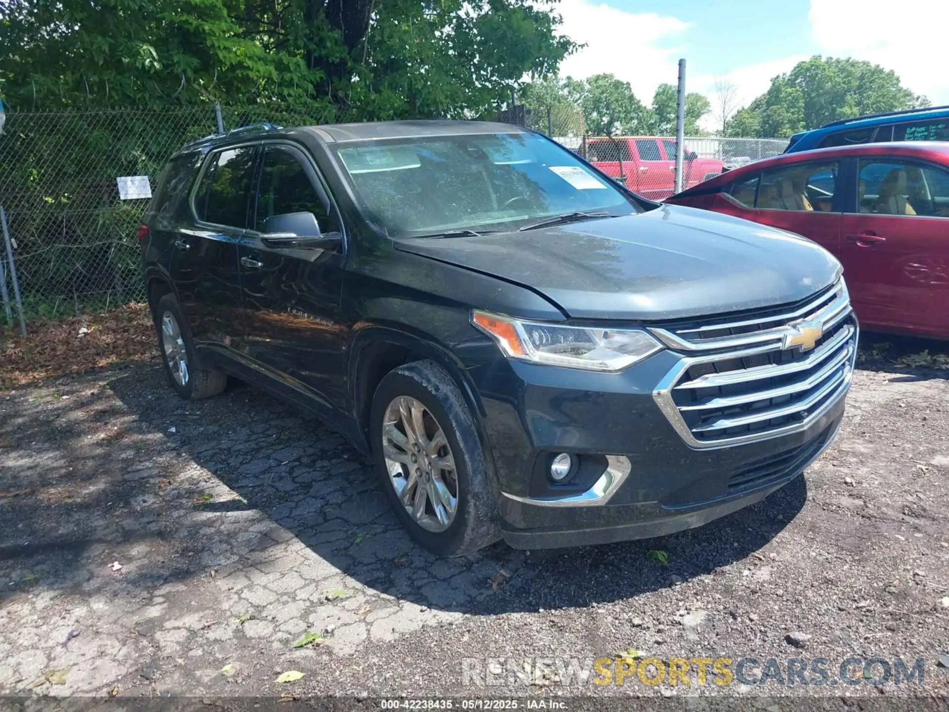 1 Photograph of a damaged car 1GNERNKW5LJ225742 CHEVROLET TRAVERSE 2020