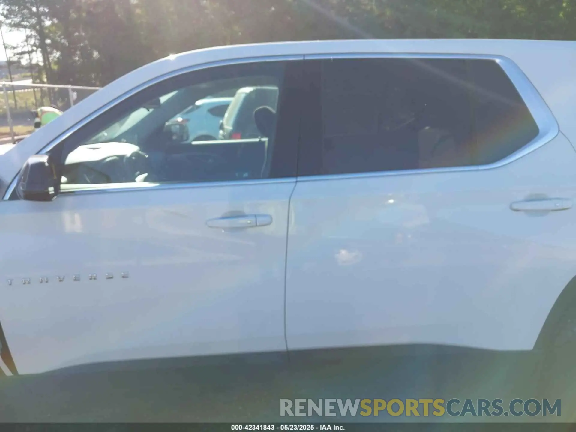 15 Photograph of a damaged car 1GNEVFKW0LJ191534 CHEVROLET TRAVERSE 2020