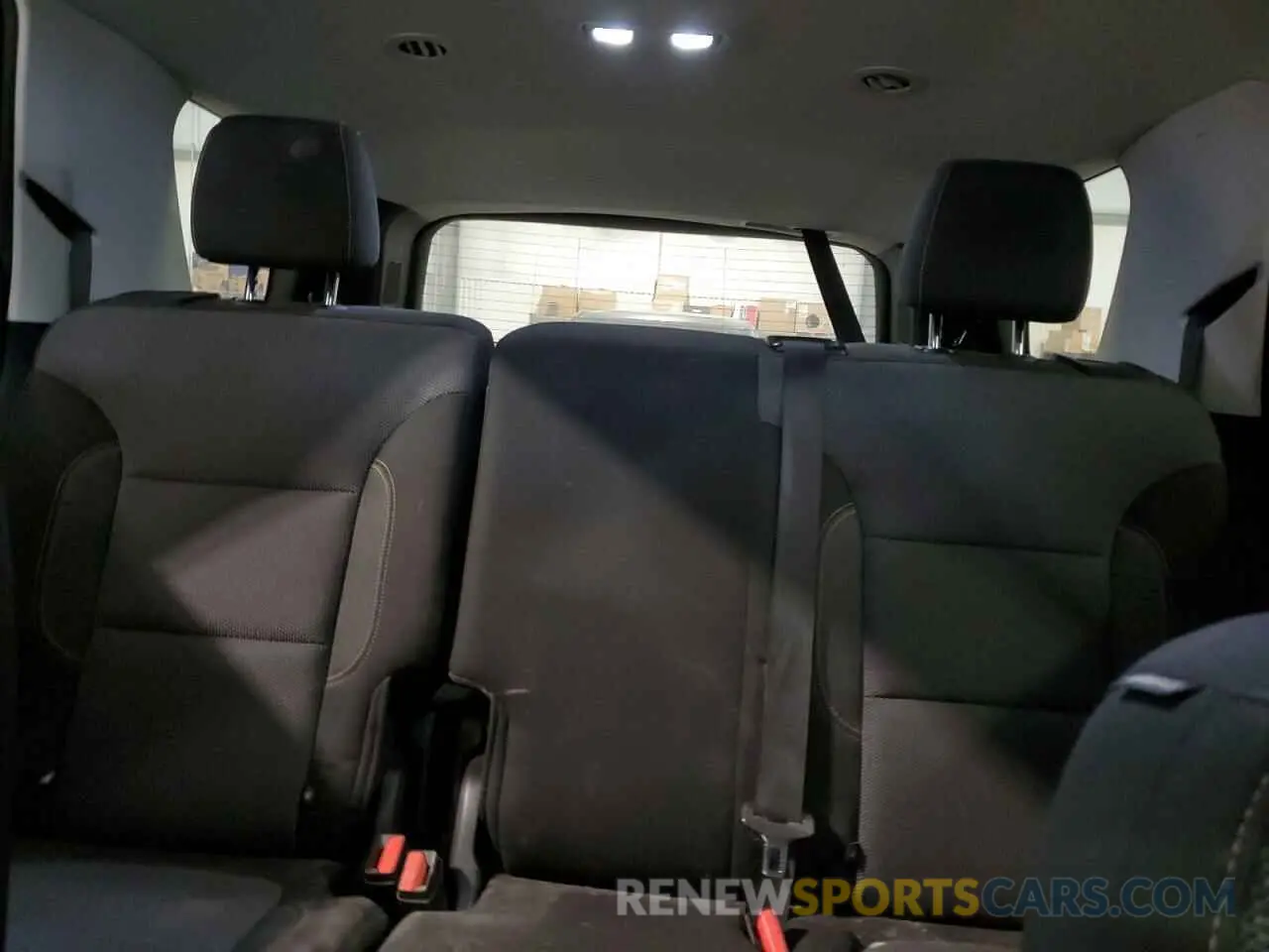 10 Photograph of a damaged car 1GNEVFKW1LJ125185 CHEVROLET TRAVERSE 2020