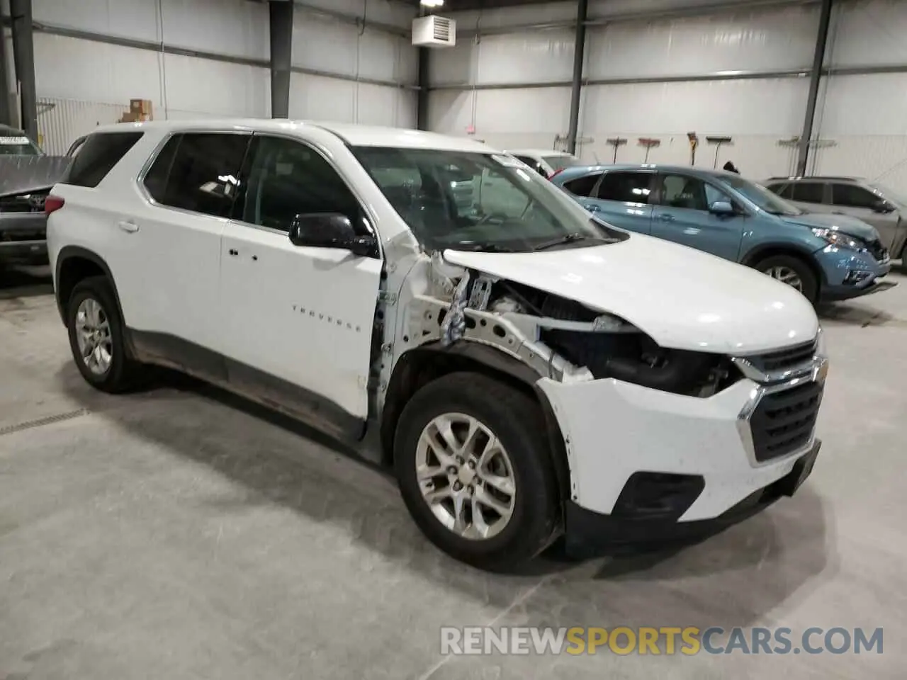 4 Photograph of a damaged car 1GNEVFKW1LJ125185 CHEVROLET TRAVERSE 2020