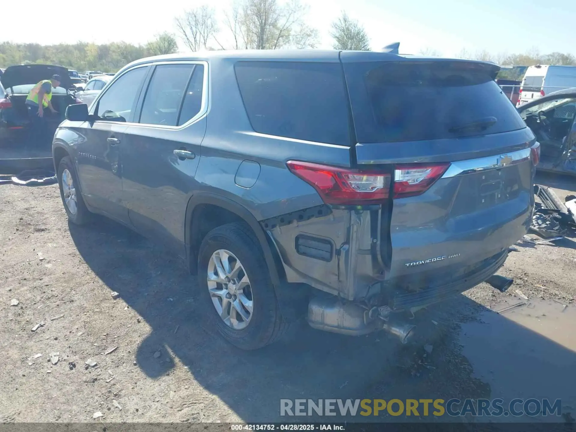 3 Photograph of a damaged car 1GNEVFKW1LJ141810 CHEVROLET TRAVERSE 2020