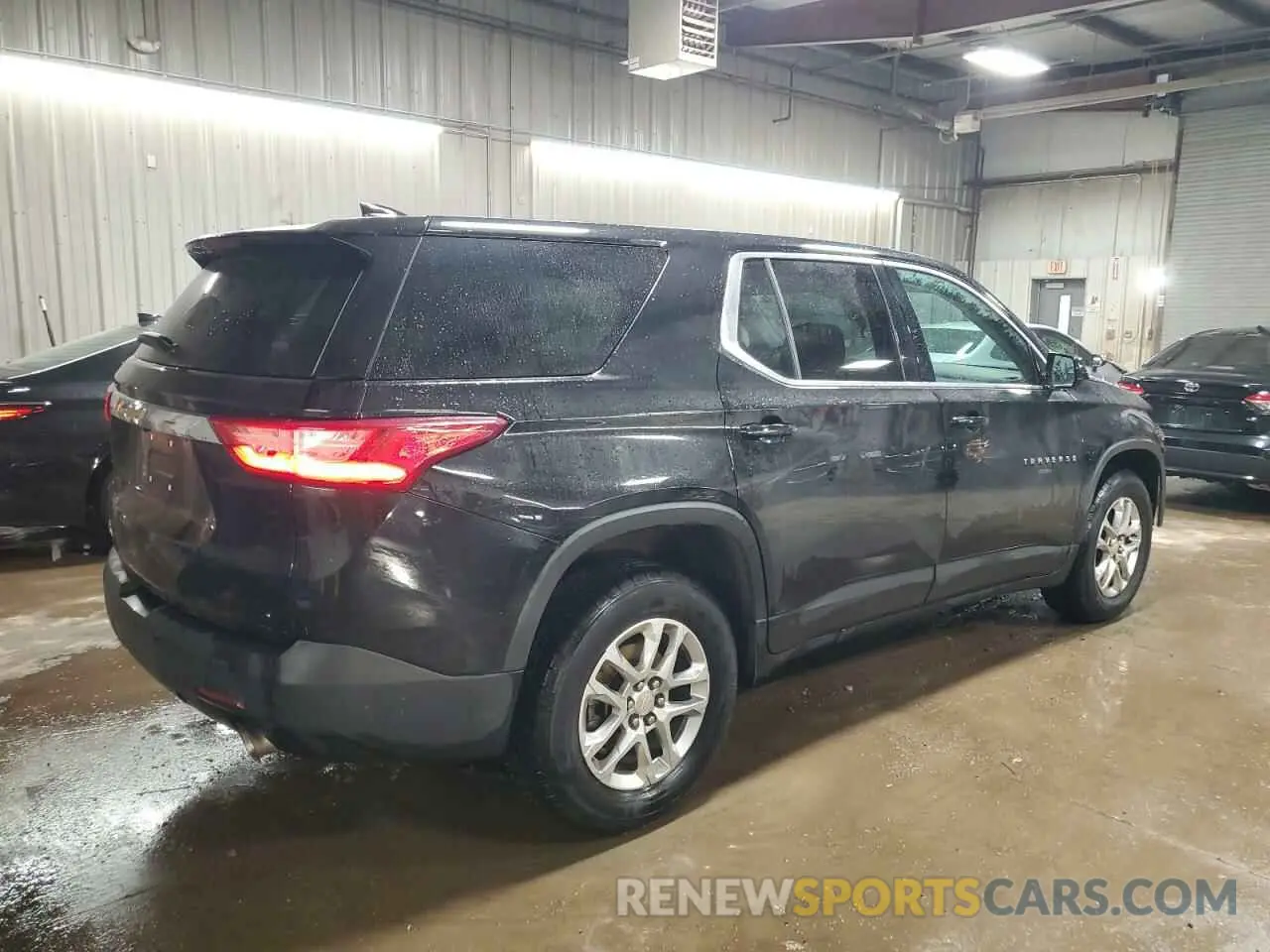 3 Photograph of a damaged car 1GNEVFKW1LJ206462 CHEVROLET TRAVERSE 2020