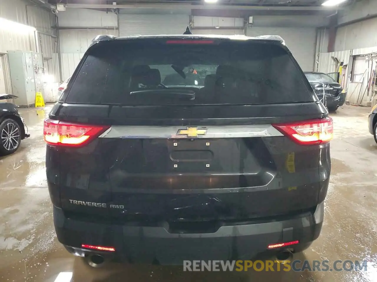 6 Photograph of a damaged car 1GNEVFKW1LJ206462 CHEVROLET TRAVERSE 2020