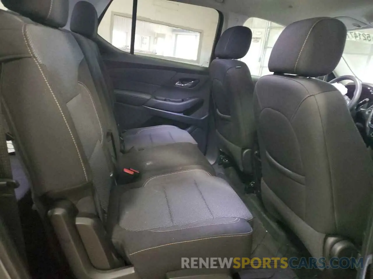 11 Photograph of a damaged car 1GNEVFKW1LJ261798 CHEVROLET TRAVERSE 2020