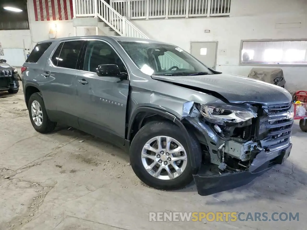 4 Photograph of a damaged car 1GNEVFKW1LJ261798 CHEVROLET TRAVERSE 2020