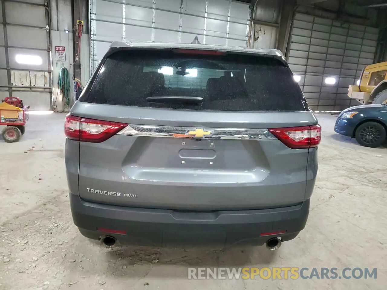 6 Photograph of a damaged car 1GNEVFKW1LJ261798 CHEVROLET TRAVERSE 2020