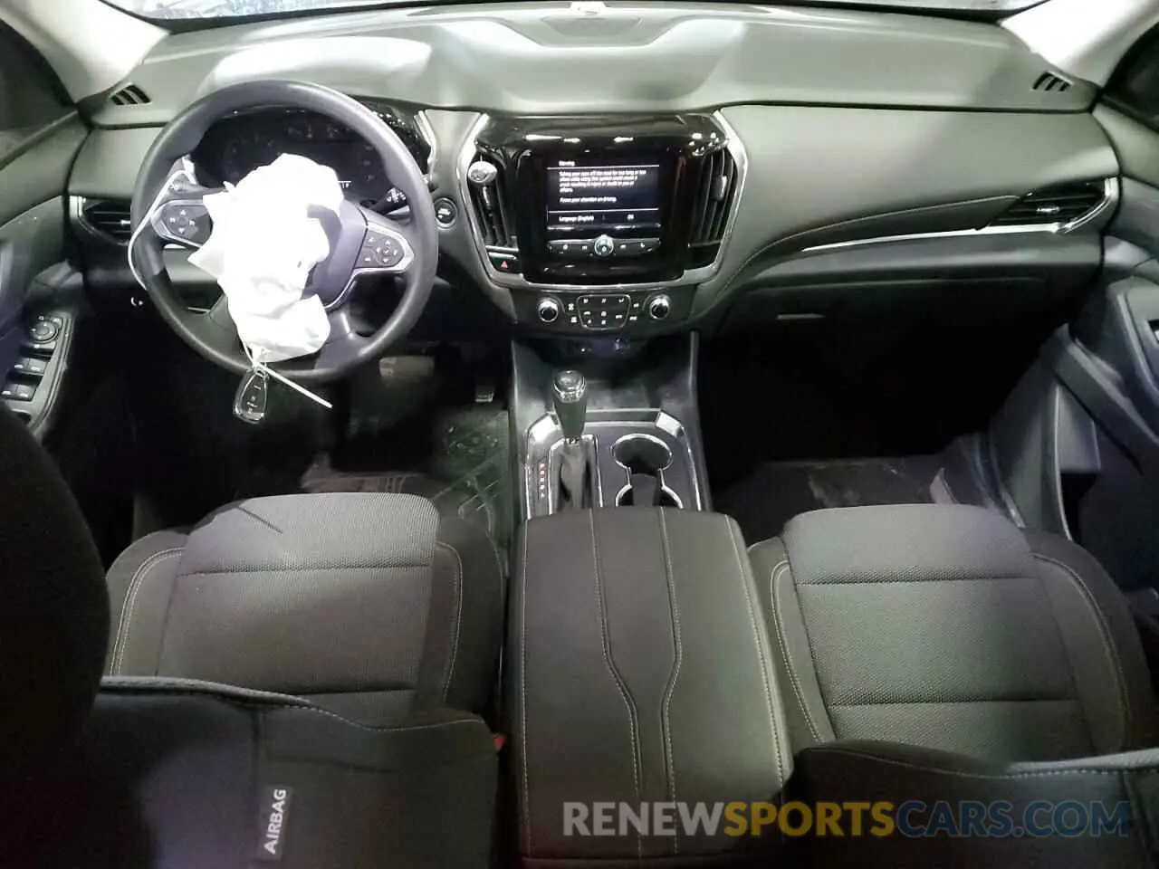 8 Photograph of a damaged car 1GNEVFKW1LJ261798 CHEVROLET TRAVERSE 2020