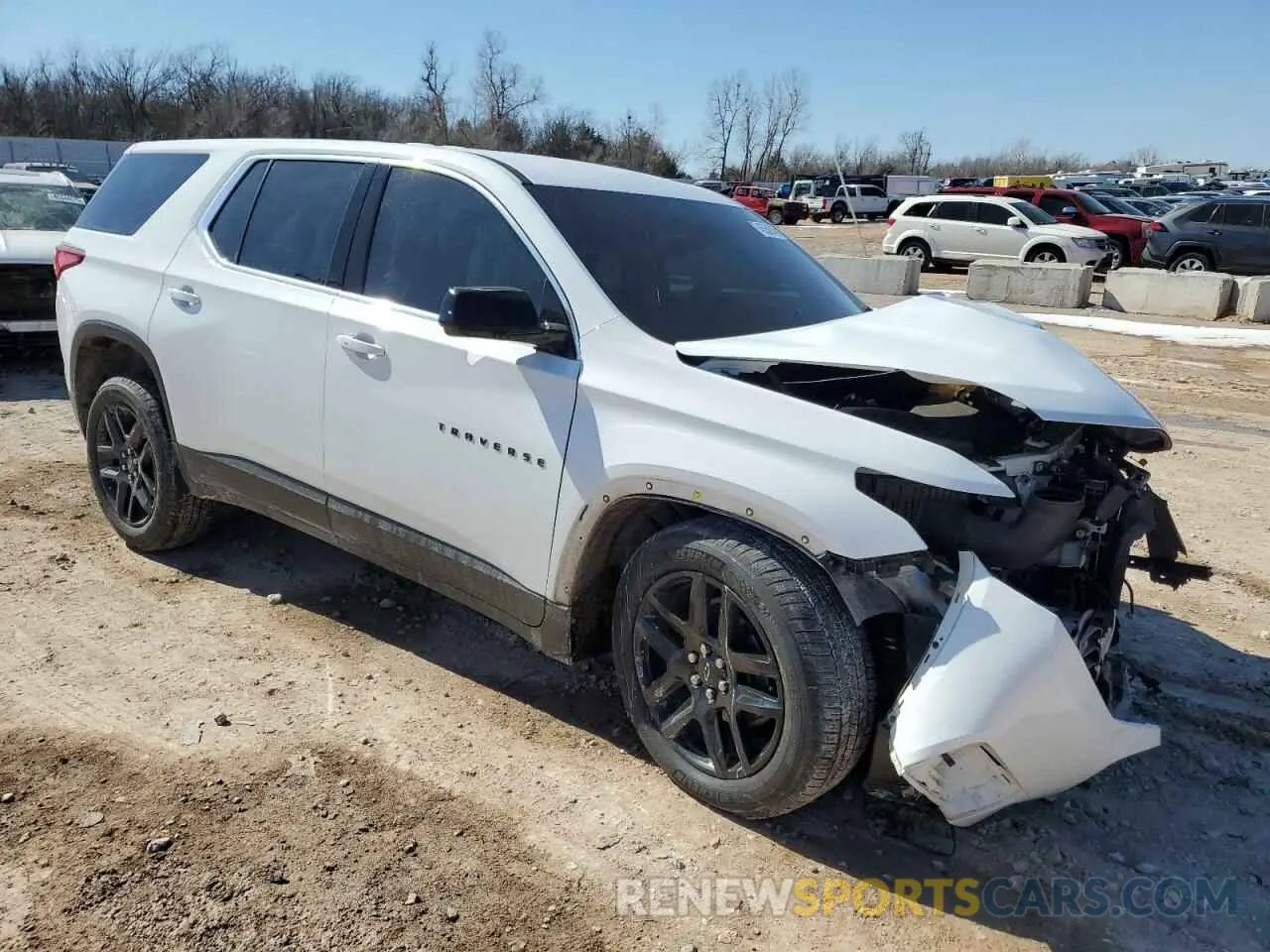 4 Photograph of a damaged car 1GNEVFKW1LJ273885 CHEVROLET TRAVERSE 2020