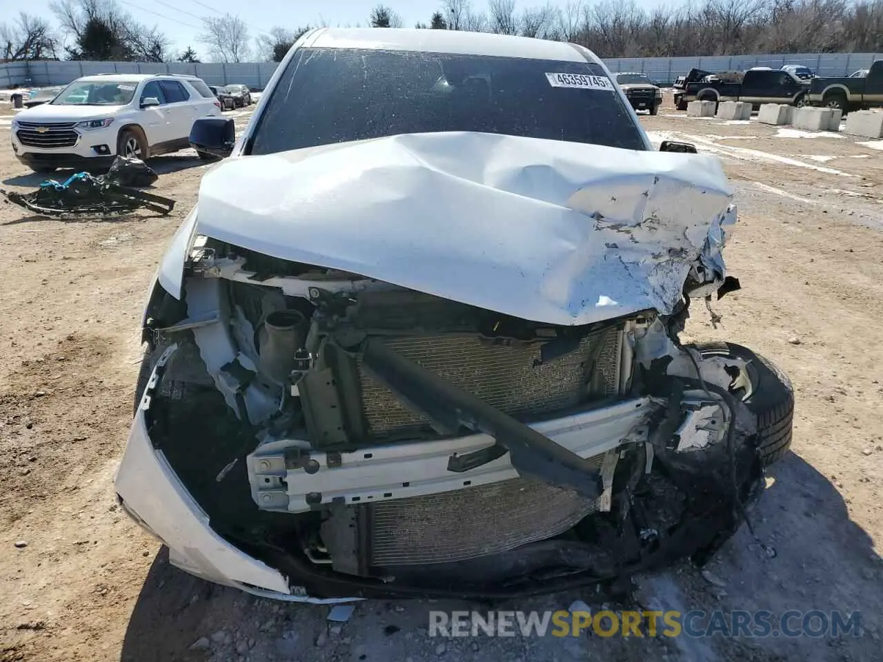 5 Photograph of a damaged car 1GNEVFKW1LJ273885 CHEVROLET TRAVERSE 2020