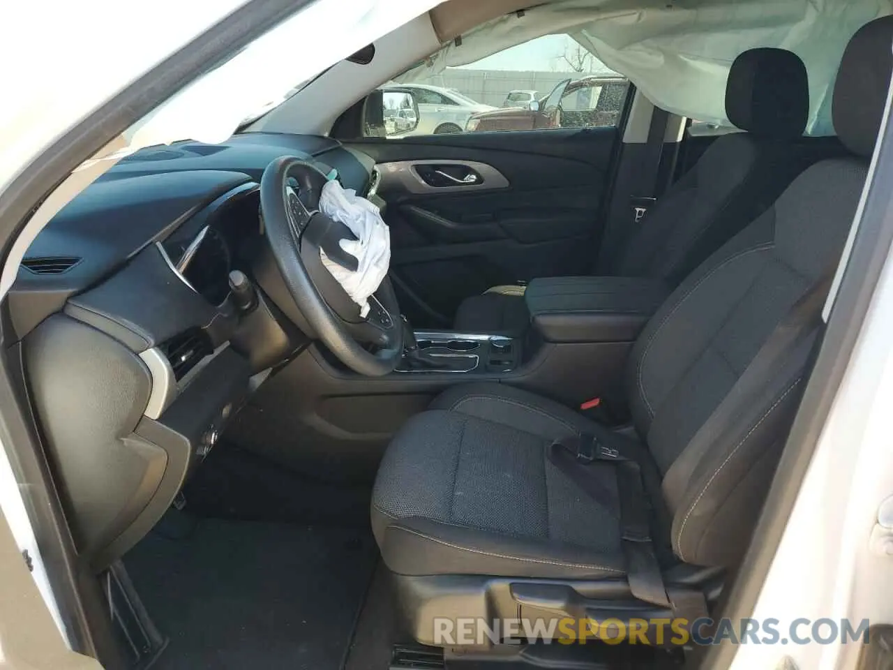 7 Photograph of a damaged car 1GNEVFKW1LJ273885 CHEVROLET TRAVERSE 2020