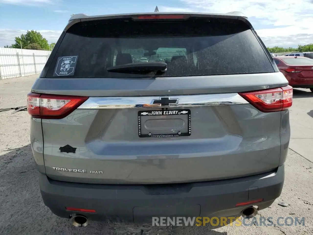 6 Photograph of a damaged car 1GNEVFKW2LJ108007 CHEVROLET TRAVERSE 2020
