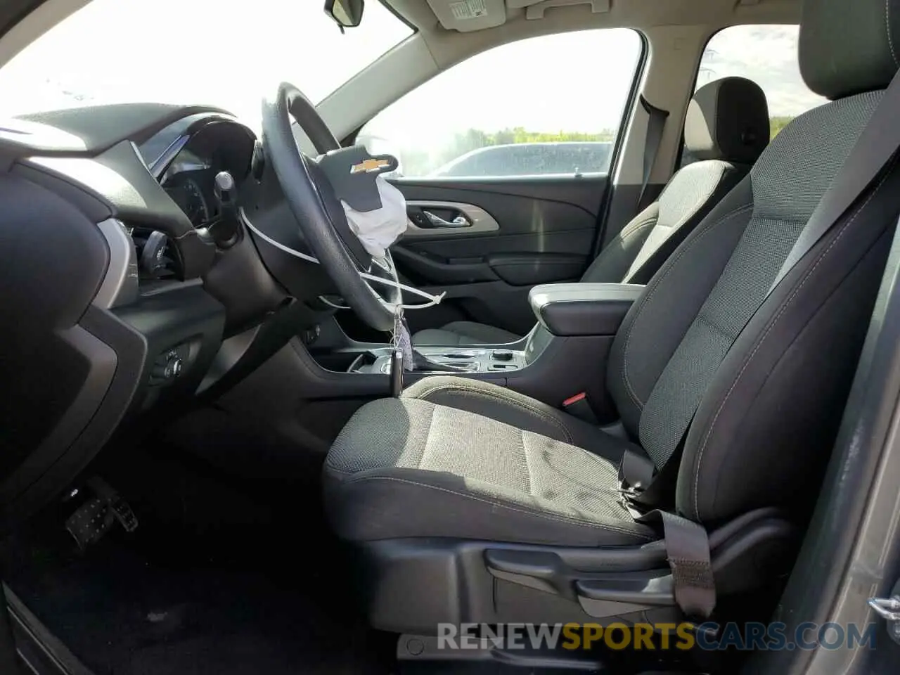 7 Photograph of a damaged car 1GNEVFKW2LJ108007 CHEVROLET TRAVERSE 2020