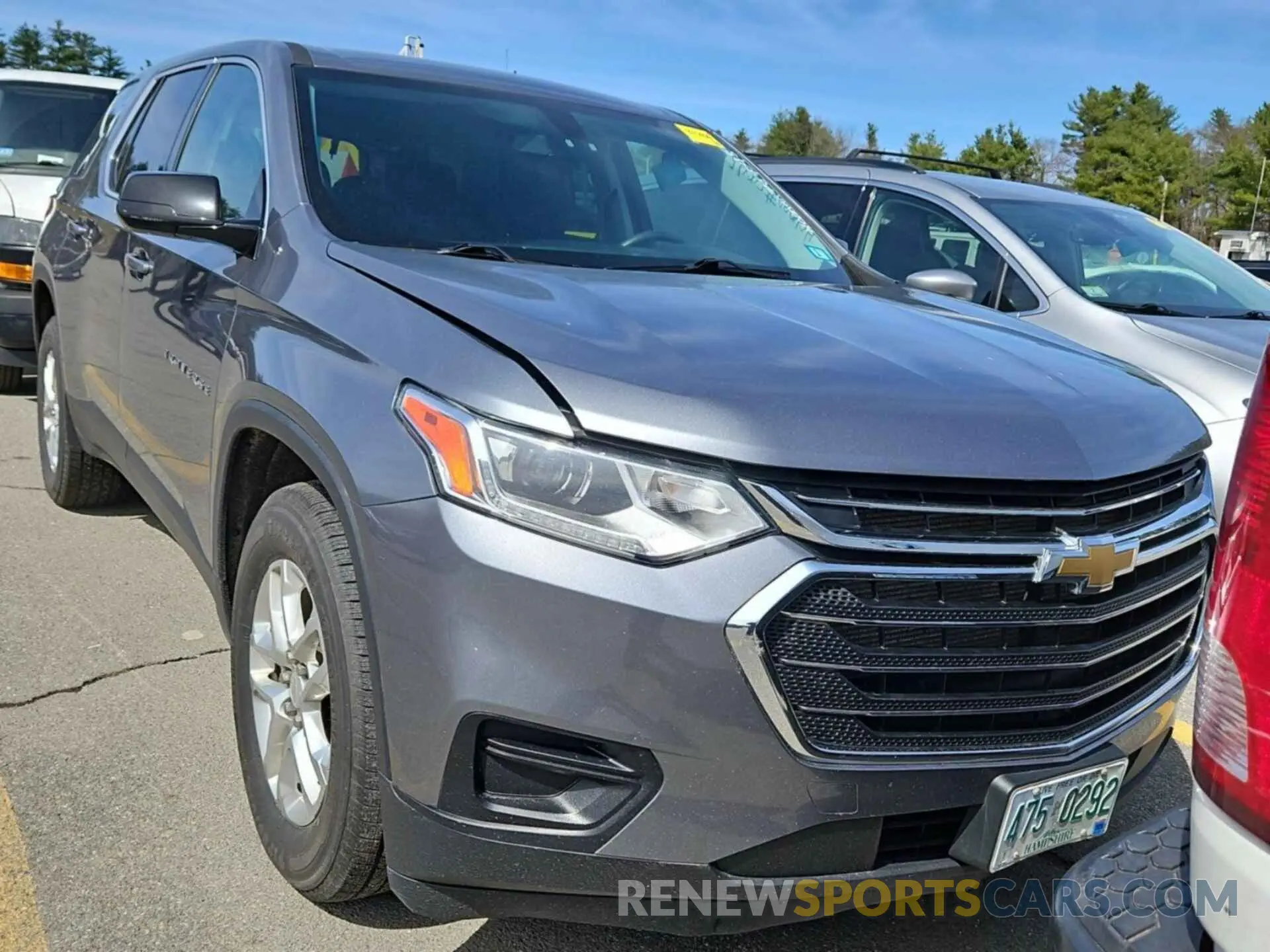 28 Photograph of a damaged car 1GNEVFKW3LJ274665 CHEVROLET TRAVERSE 2020