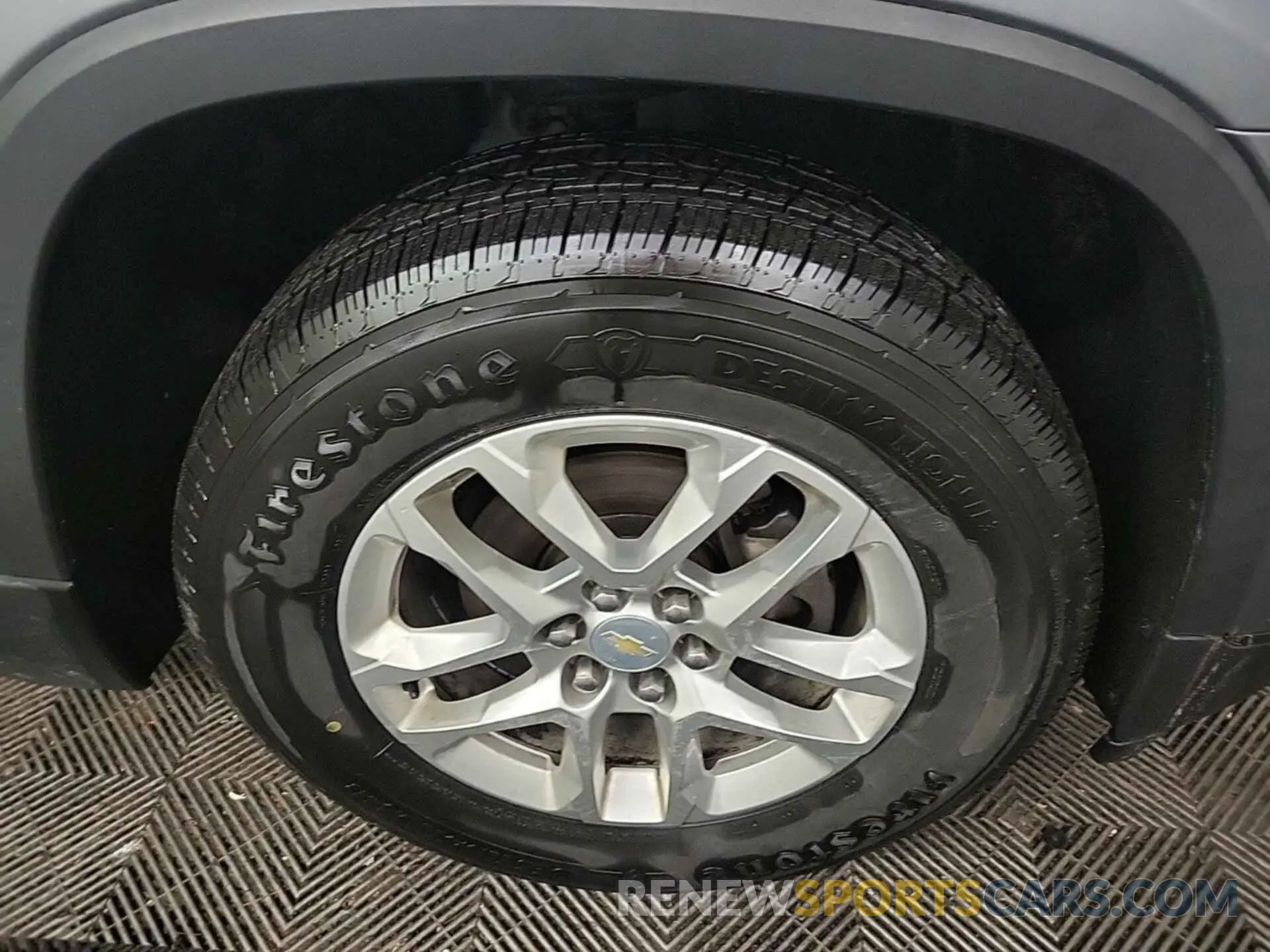 34 Photograph of a damaged car 1GNEVFKW3LJ274665 CHEVROLET TRAVERSE 2020