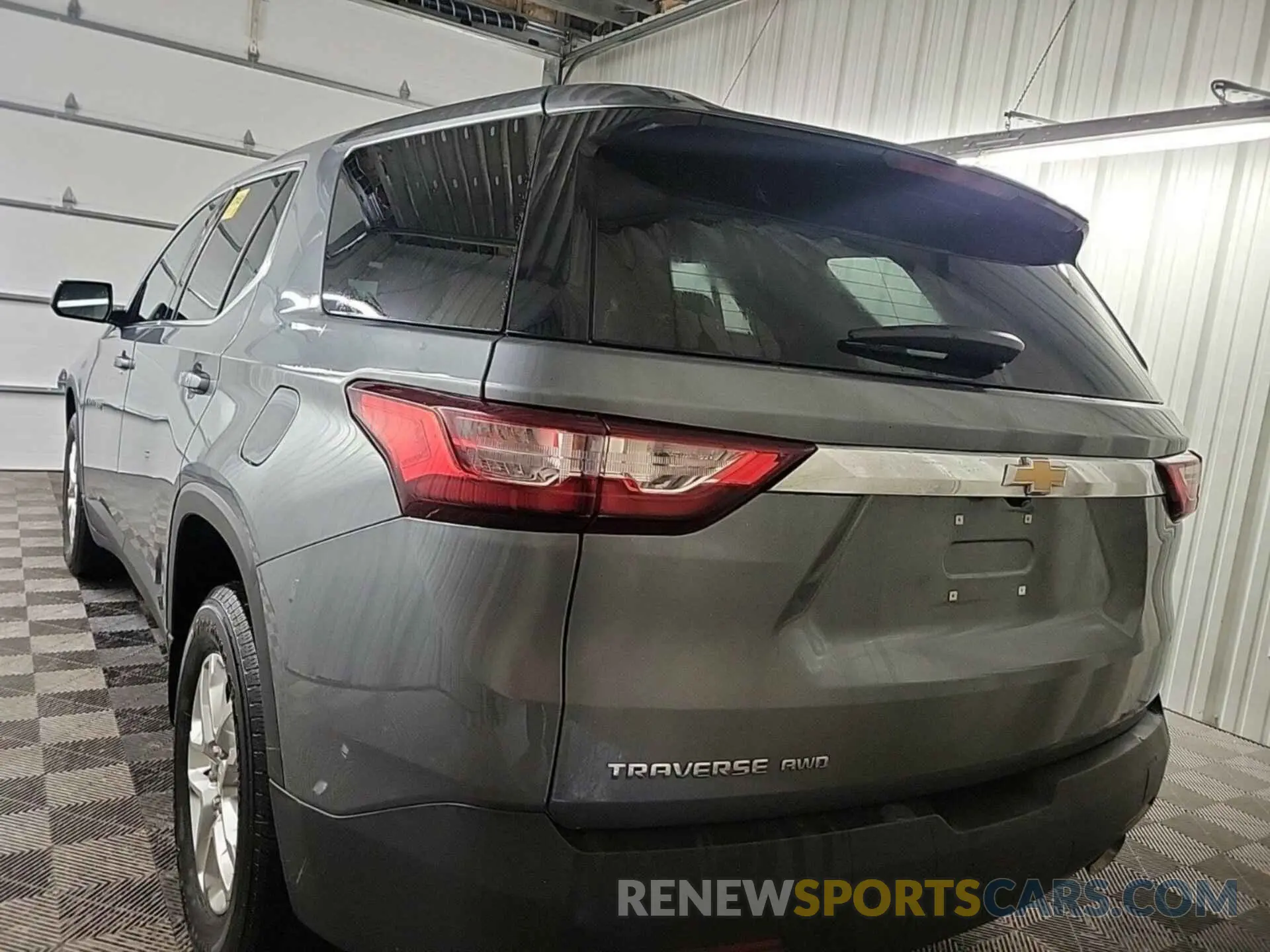 47 Photograph of a damaged car 1GNEVFKW3LJ274665 CHEVROLET TRAVERSE 2020