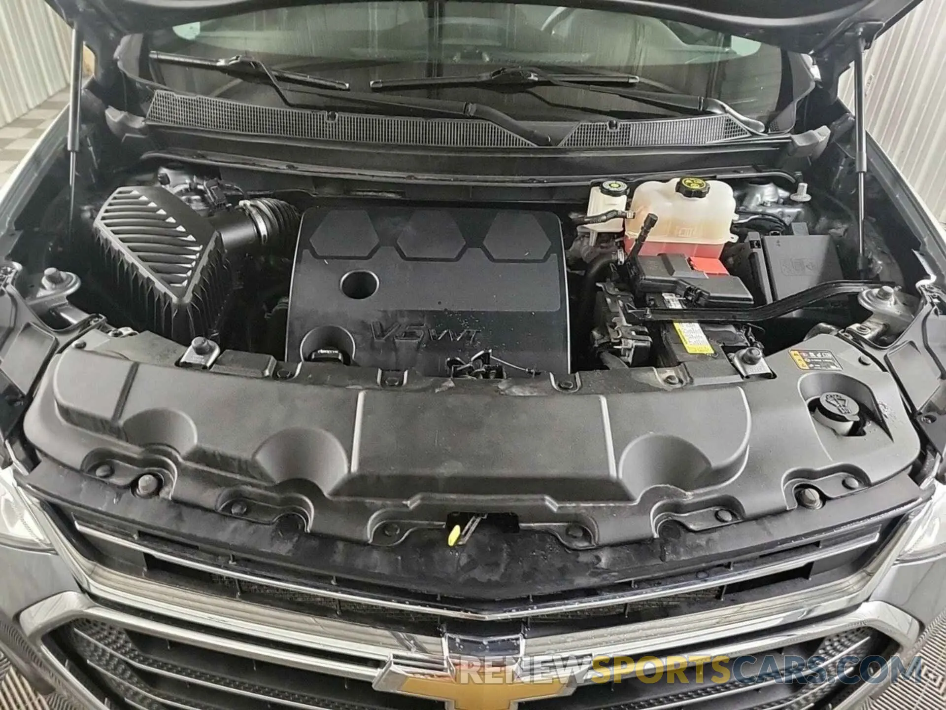 8 Photograph of a damaged car 1GNEVFKW3LJ274665 CHEVROLET TRAVERSE 2020