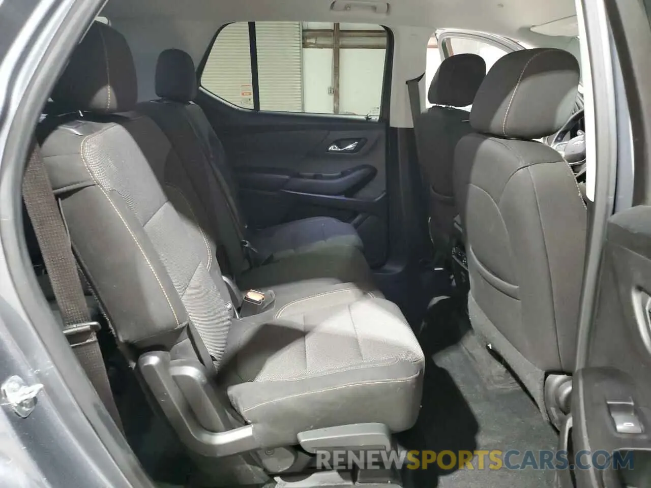 11 Photograph of a damaged car 1GNEVFKW4LJ267174 CHEVROLET TRAVERSE 2020
