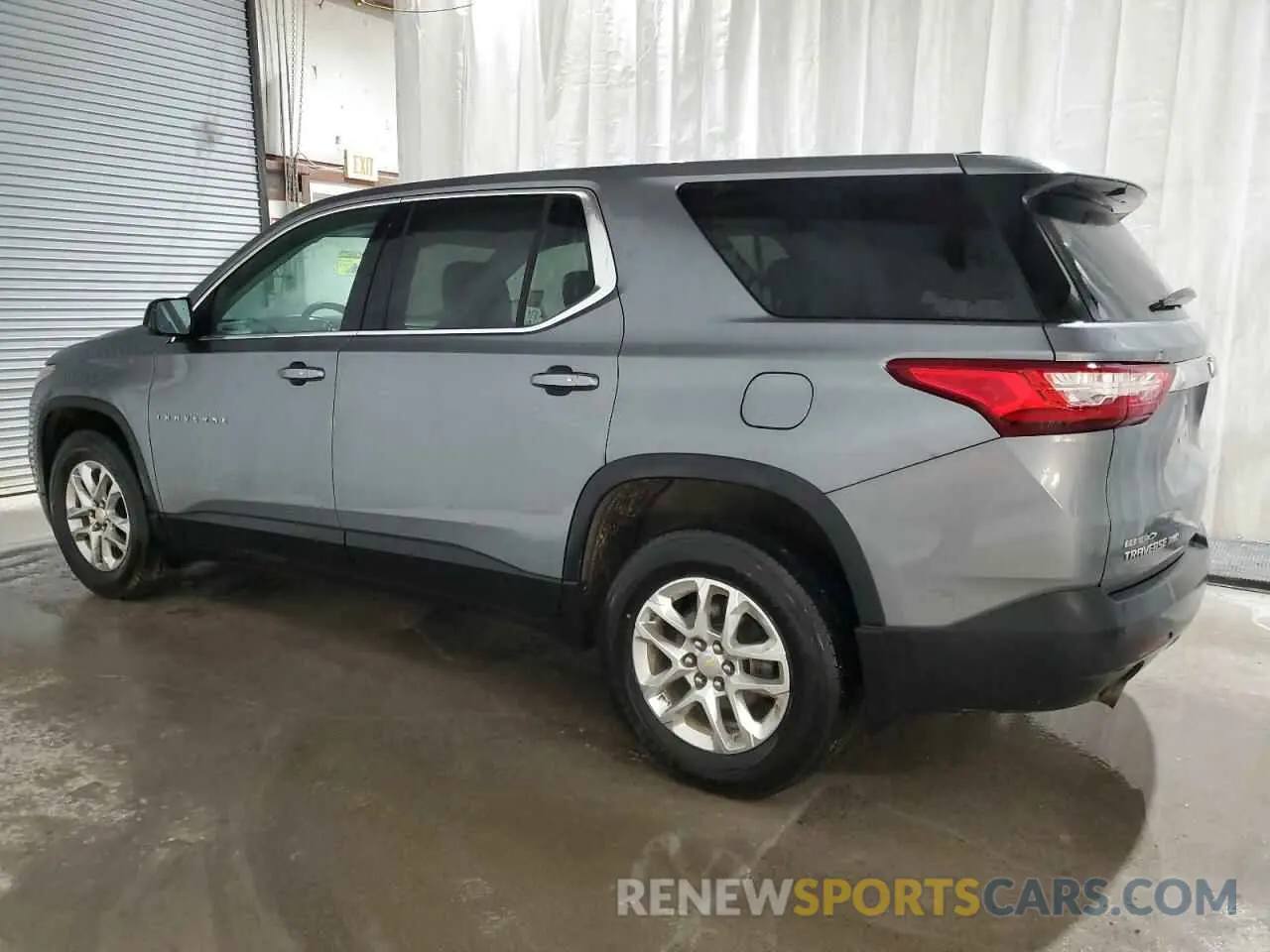 2 Photograph of a damaged car 1GNEVFKW4LJ267174 CHEVROLET TRAVERSE 2020