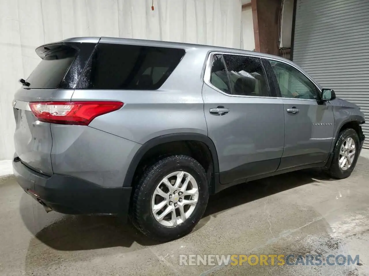3 Photograph of a damaged car 1GNEVFKW4LJ267174 CHEVROLET TRAVERSE 2020