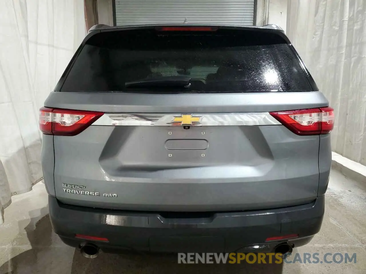 6 Photograph of a damaged car 1GNEVFKW4LJ267174 CHEVROLET TRAVERSE 2020
