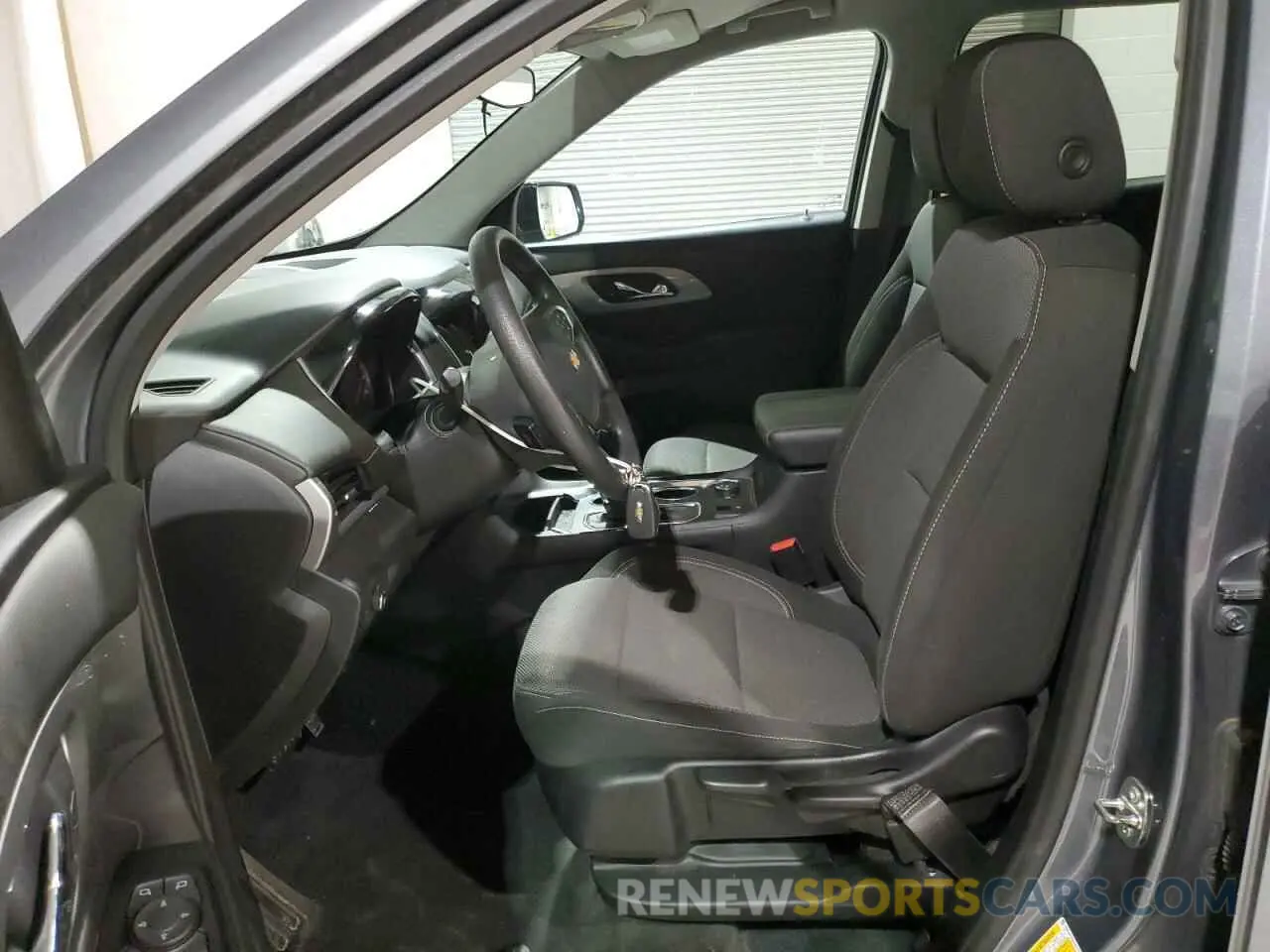 7 Photograph of a damaged car 1GNEVFKW4LJ267174 CHEVROLET TRAVERSE 2020