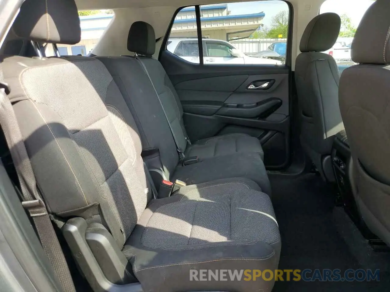 11 Photograph of a damaged car 1GNEVFKW4LJ315658 CHEVROLET TRAVERSE 2020