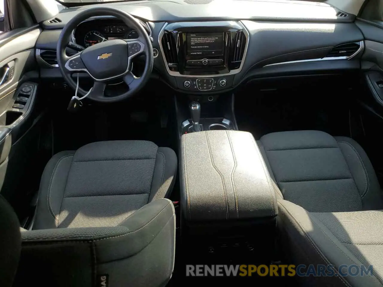 8 Photograph of a damaged car 1GNEVFKW4LJ315658 CHEVROLET TRAVERSE 2020