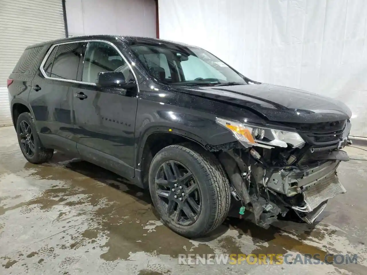 4 Photograph of a damaged car 1GNEVFKW7LJ103580 CHEVROLET TRAVERSE 2020