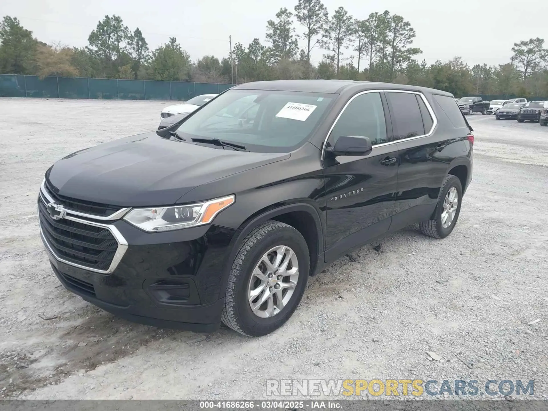 2 Photograph of a damaged car 1GNEVFKW7LJ114417 CHEVROLET TRAVERSE 2020