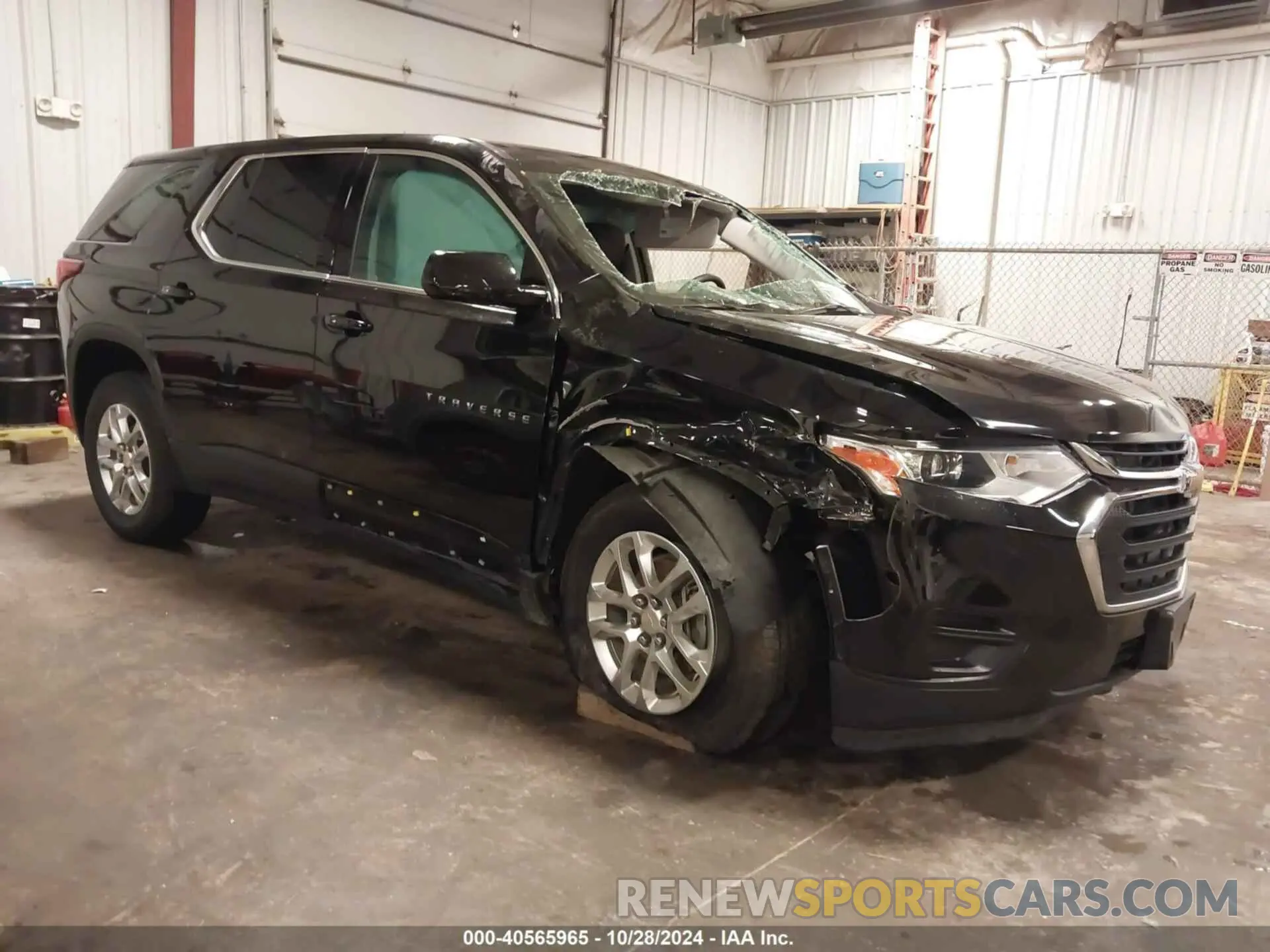 1 Photograph of a damaged car 1GNEVFKW7LJ257187 CHEVROLET TRAVERSE 2020