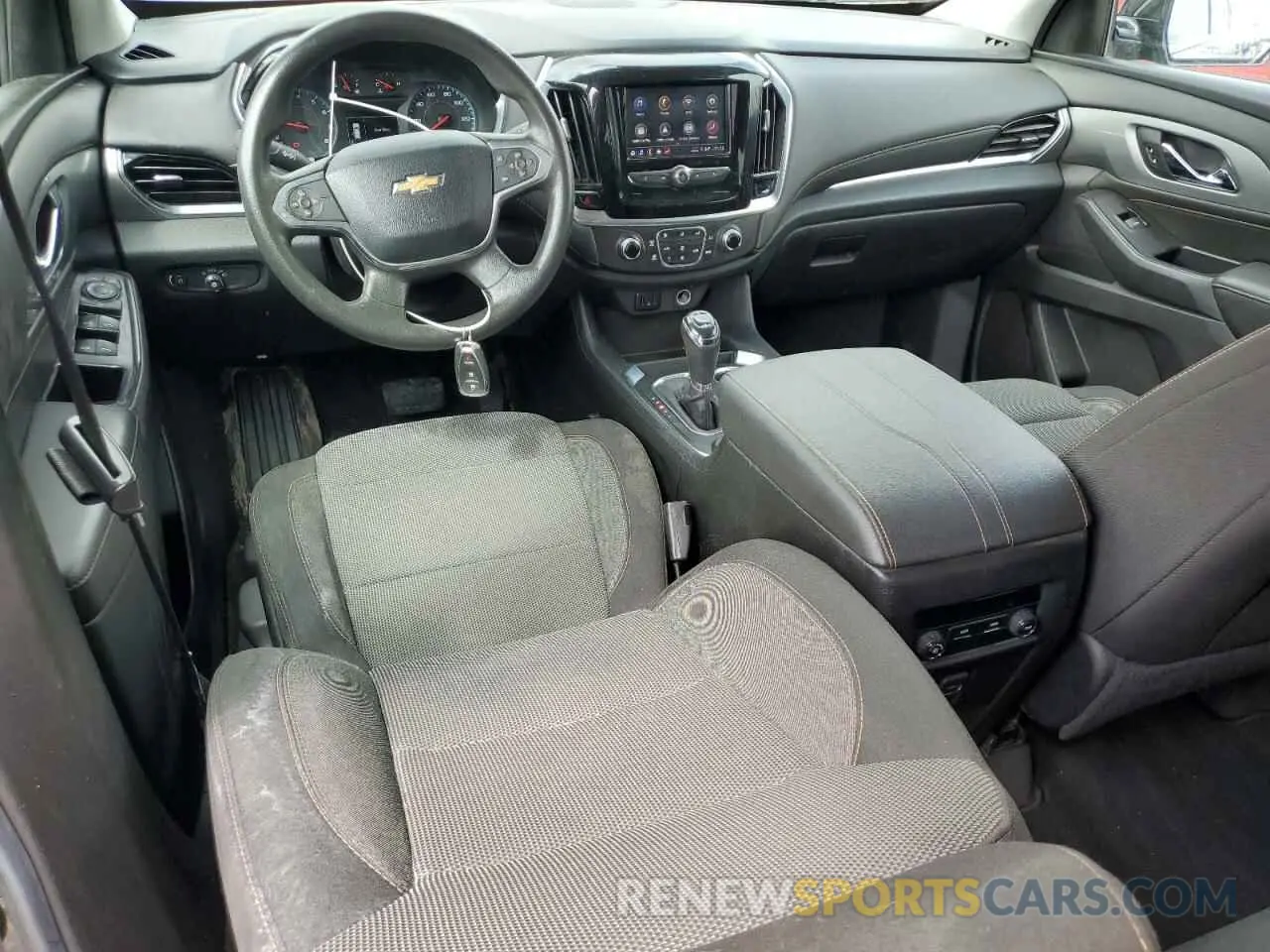 8 Photograph of a damaged car 1GNEVFKW8LJ123370 CHEVROLET TRAVERSE 2020