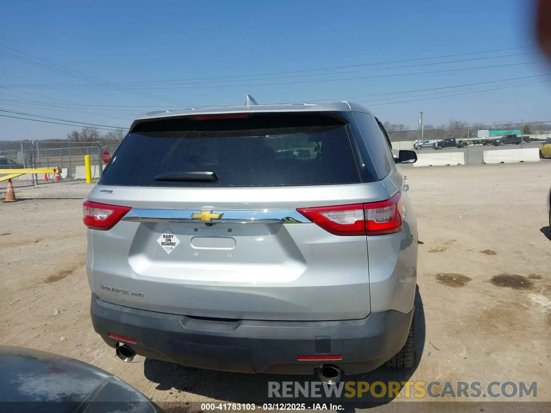 16 Photograph of a damaged car 1GNEVFKW8LJ217698 CHEVROLET TRAVERSE 2020