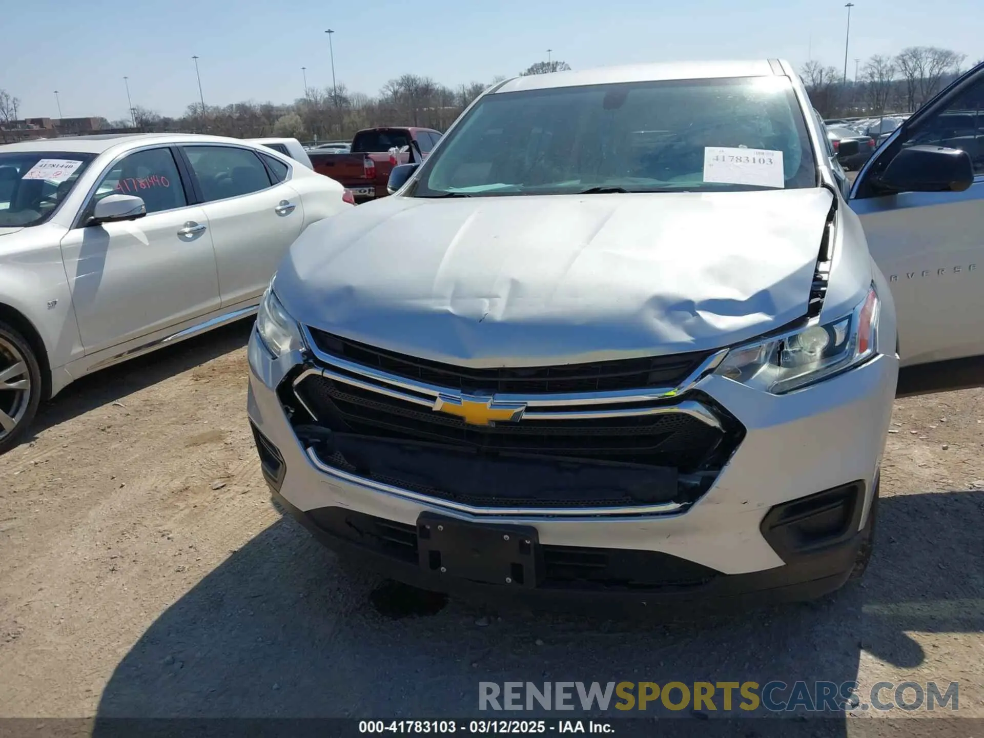 6 Photograph of a damaged car 1GNEVFKW8LJ217698 CHEVROLET TRAVERSE 2020