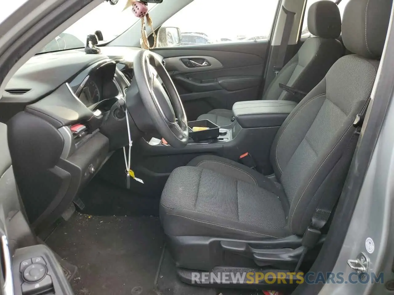 7 Photograph of a damaged car 1GNEVFKW8LJ283734 CHEVROLET TRAVERSE 2020