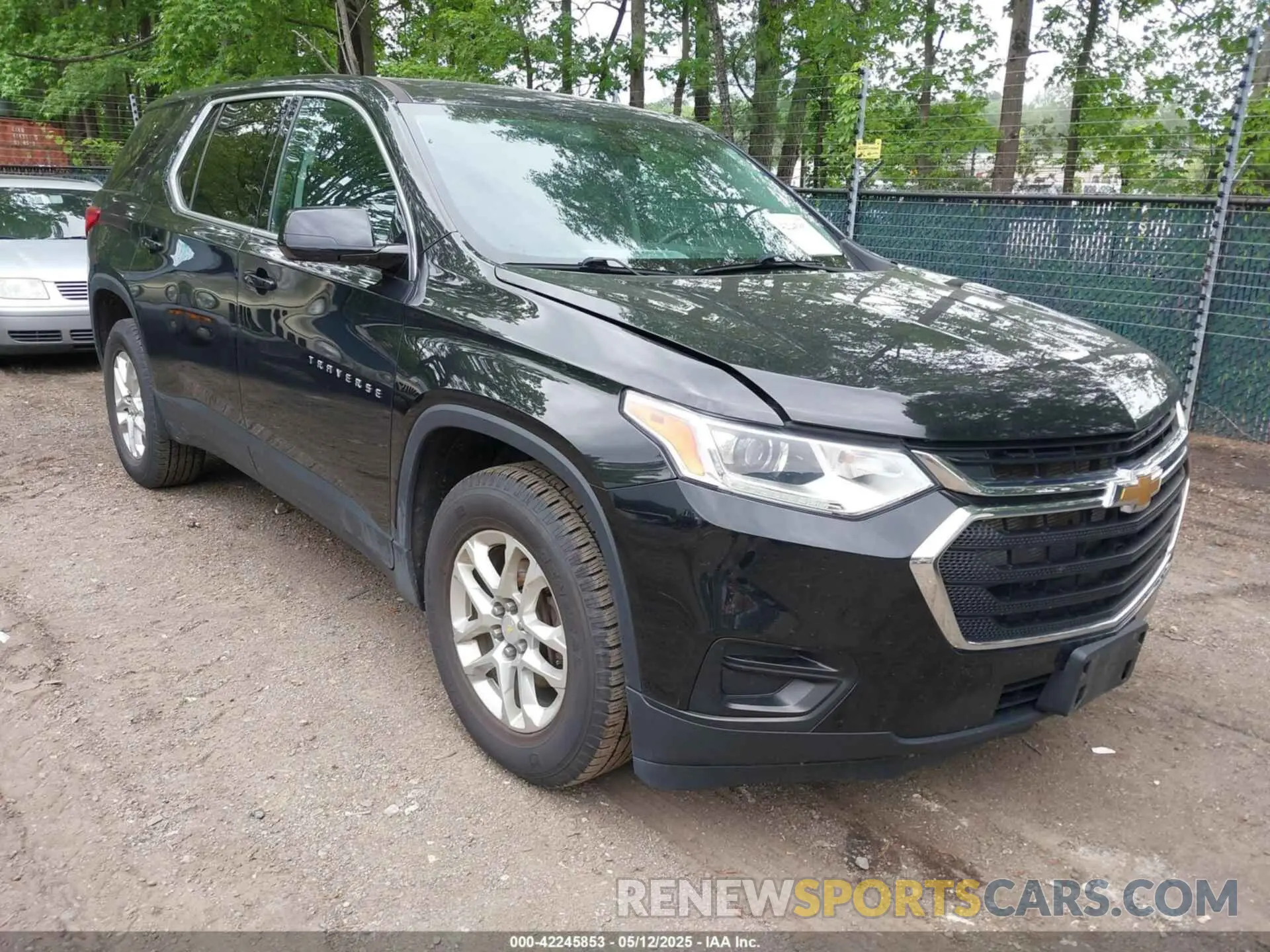 1 Photograph of a damaged car 1GNEVFKWXLJ259449 CHEVROLET TRAVERSE 2020