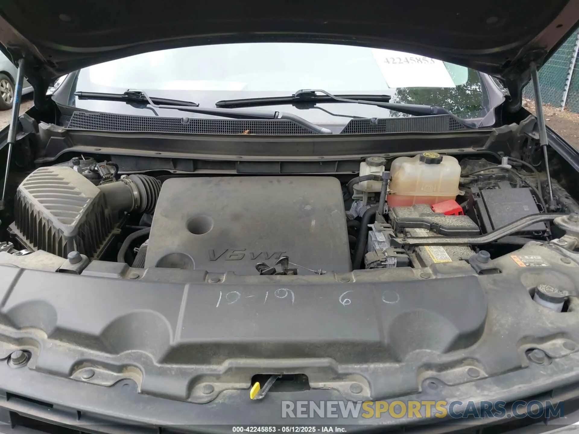 10 Photograph of a damaged car 1GNEVFKWXLJ259449 CHEVROLET TRAVERSE 2020