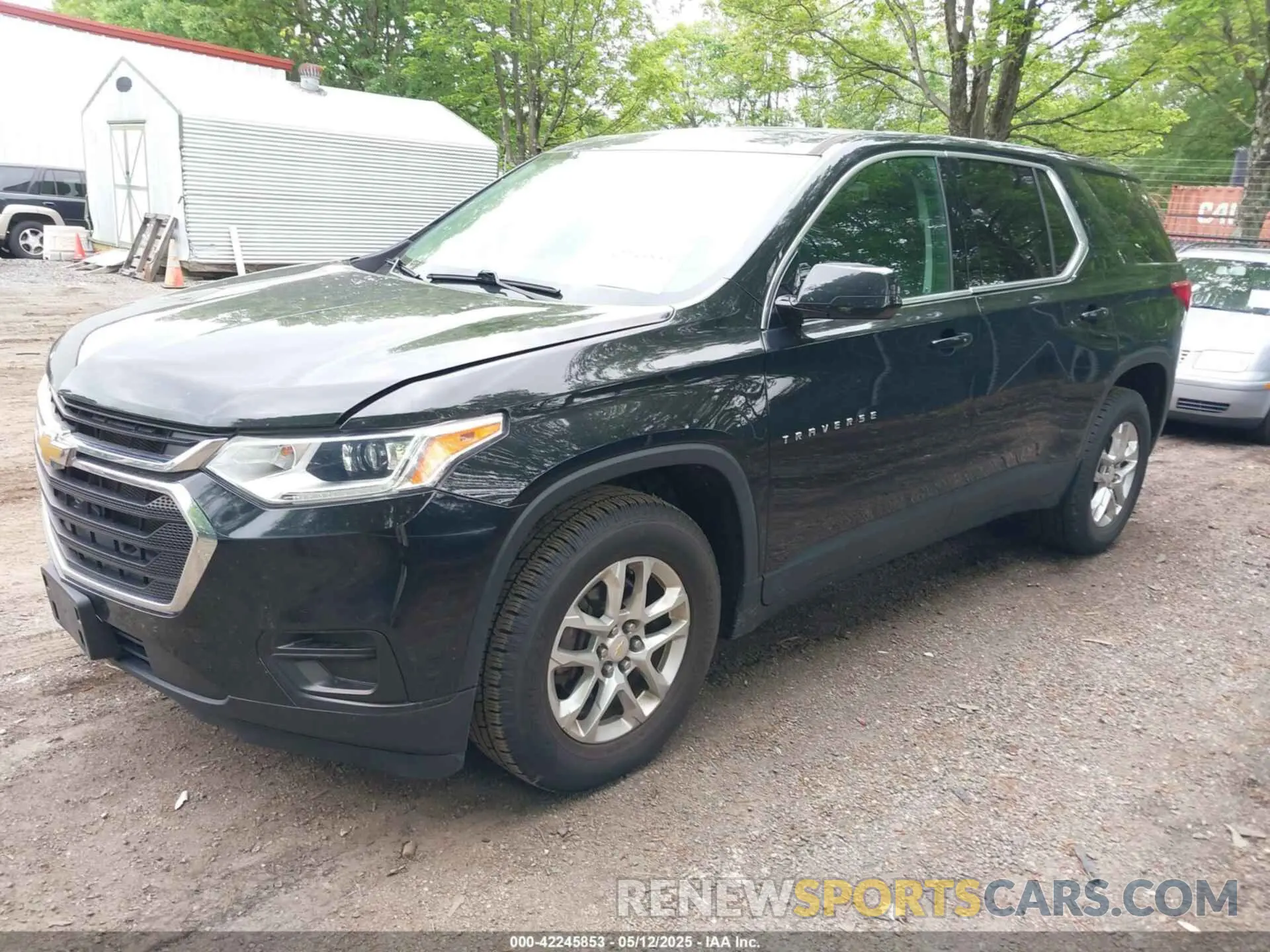 2 Photograph of a damaged car 1GNEVFKWXLJ259449 CHEVROLET TRAVERSE 2020