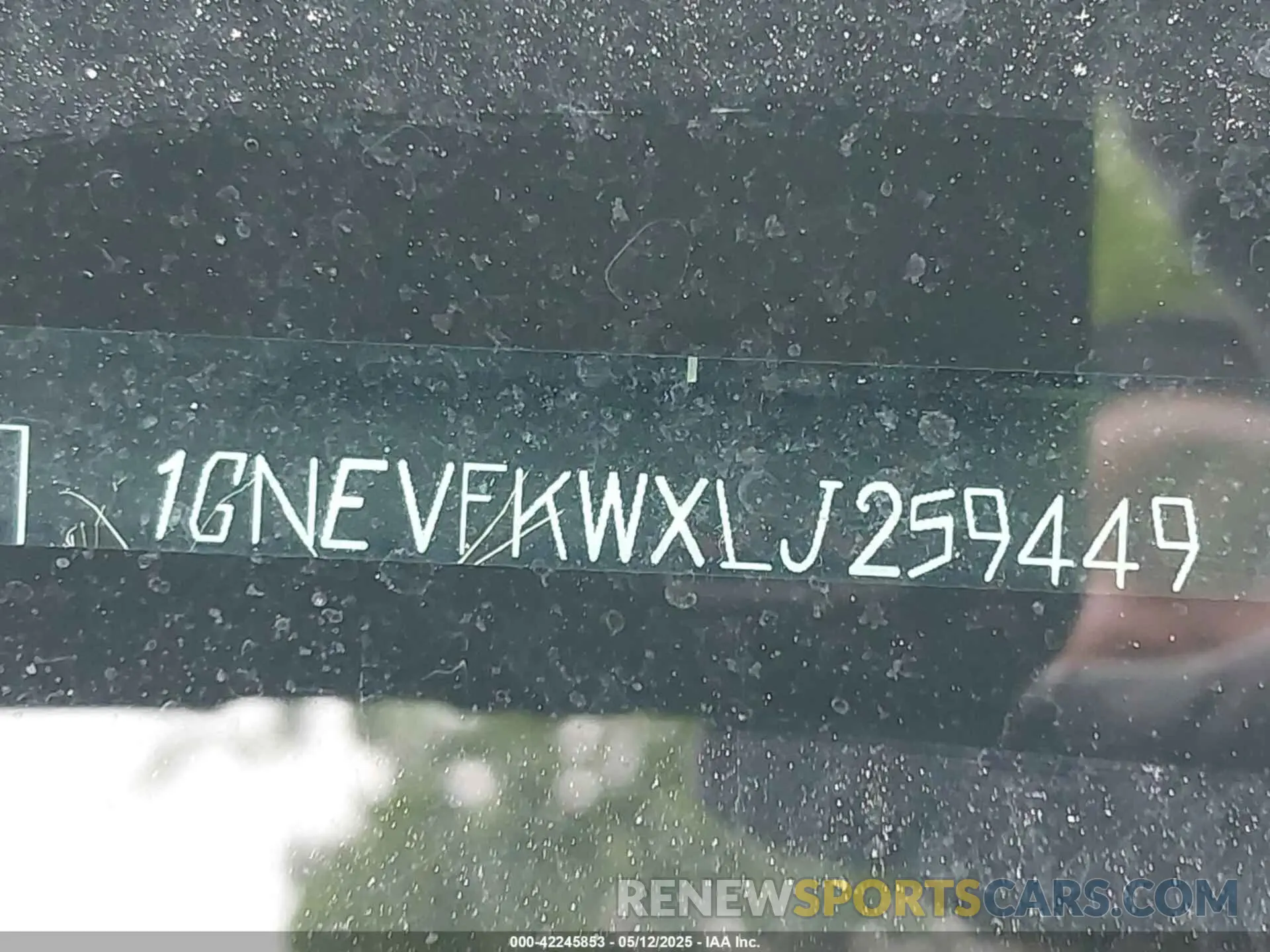 9 Photograph of a damaged car 1GNEVFKWXLJ259449 CHEVROLET TRAVERSE 2020