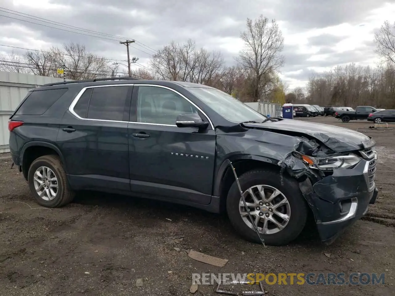 4 Photograph of a damaged car 1GNEVGKW0LJ103846 CHEVROLET TRAVERSE 2020