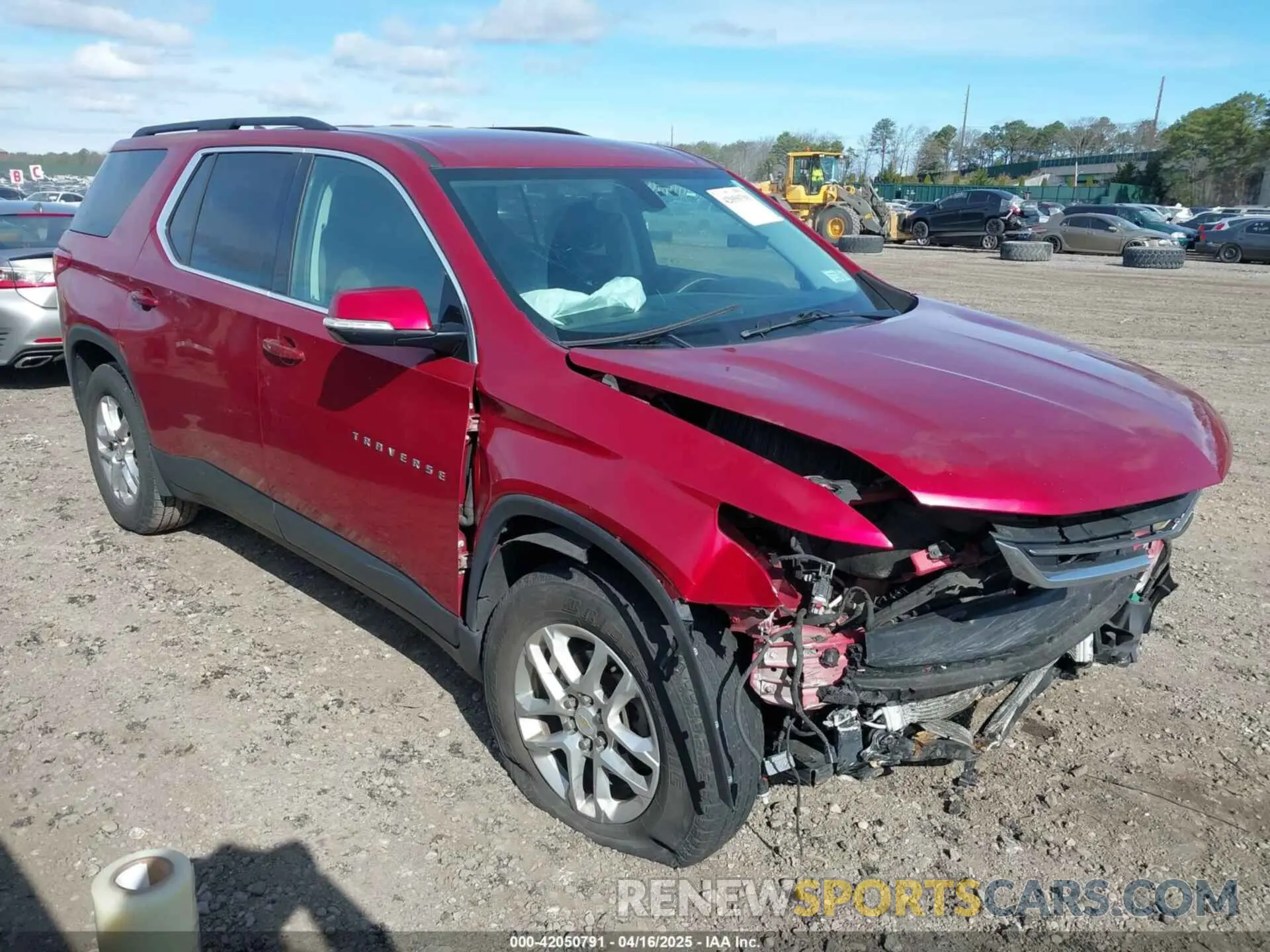 1 Photograph of a damaged car 1GNEVGKW0LJ156045 CHEVROLET TRAVERSE 2020