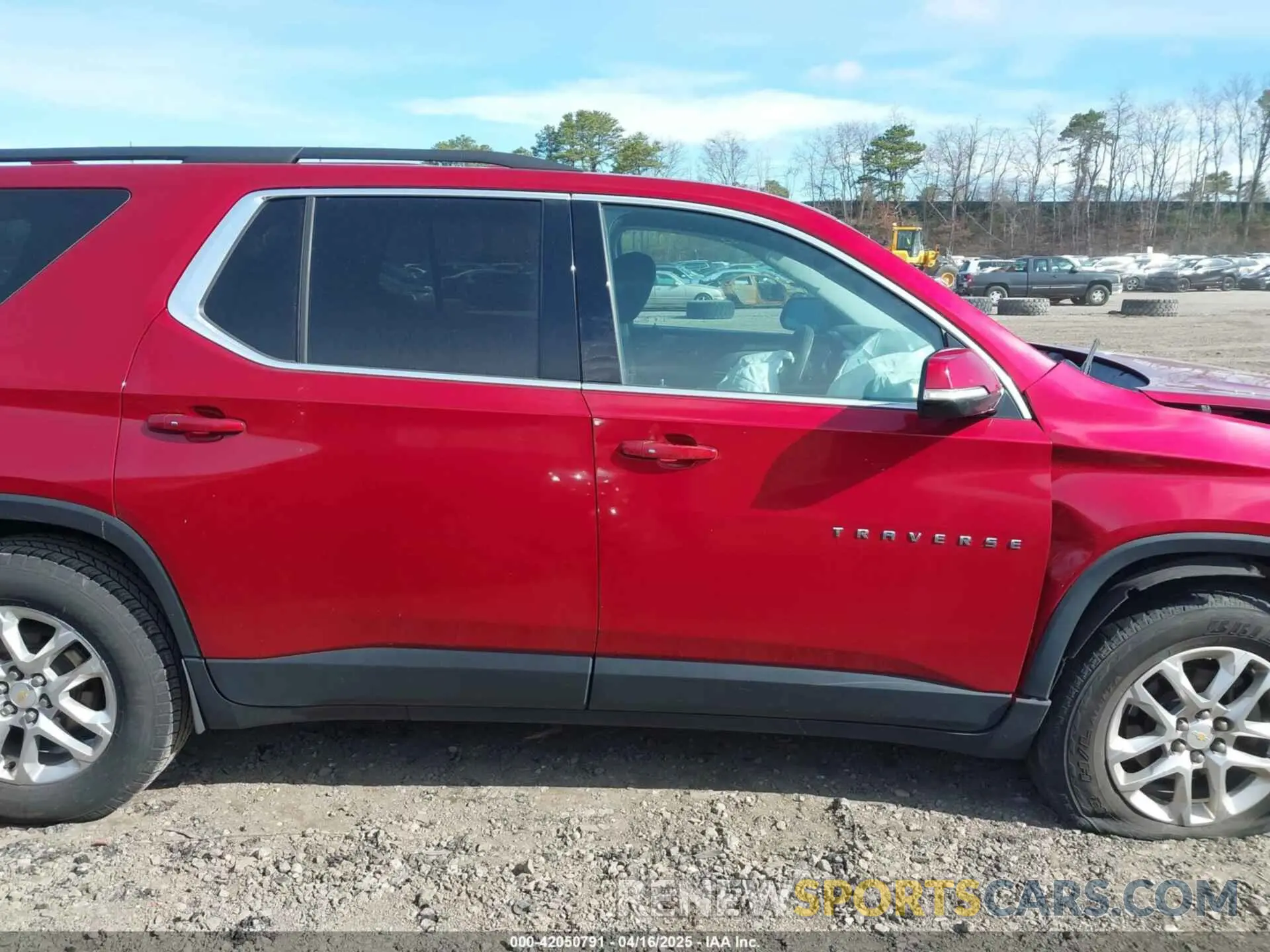 14 Photograph of a damaged car 1GNEVGKW0LJ156045 CHEVROLET TRAVERSE 2020